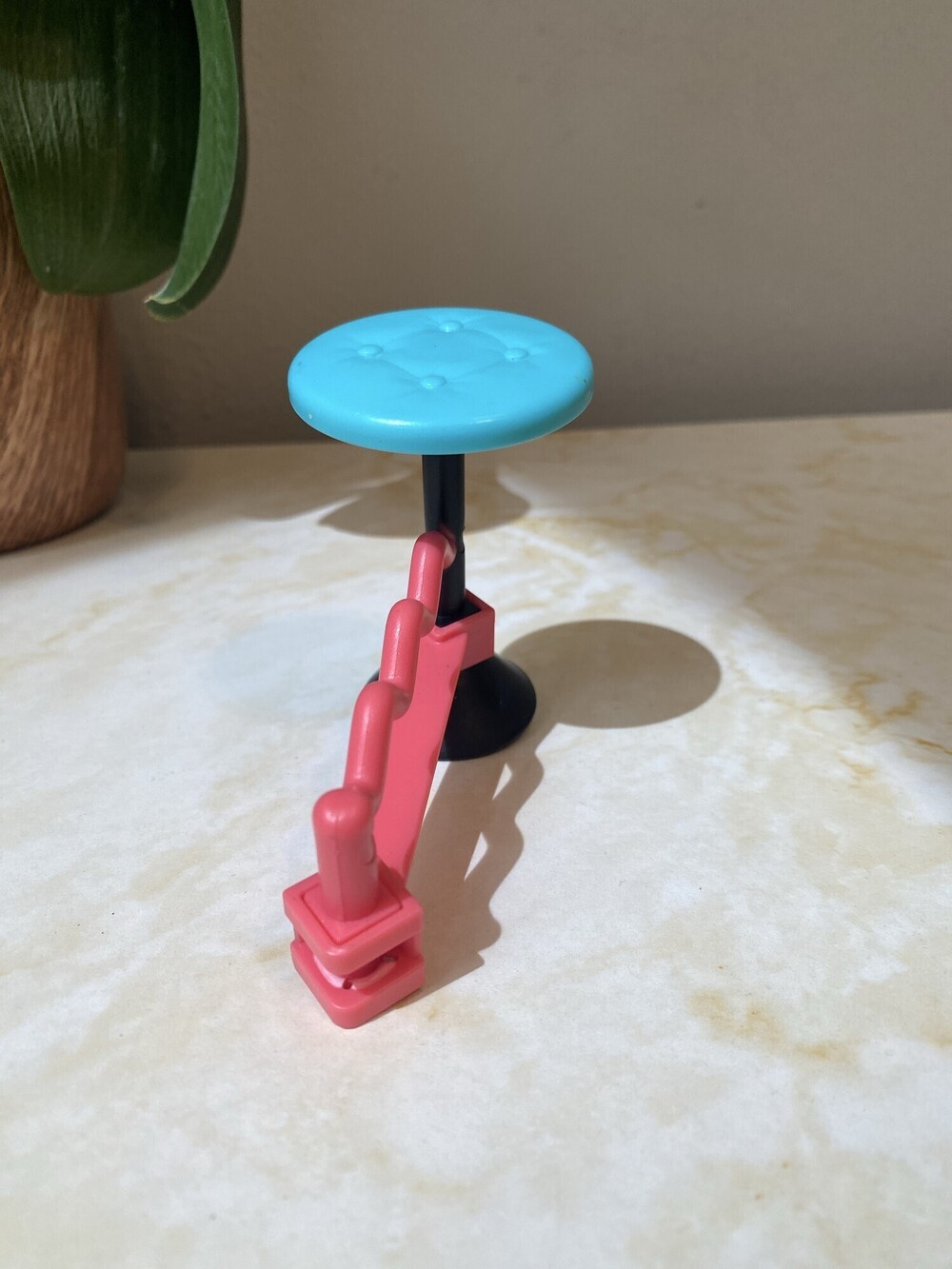 L.O.L. Surprise OMG Glamper Turquoise Stool Replacement Part